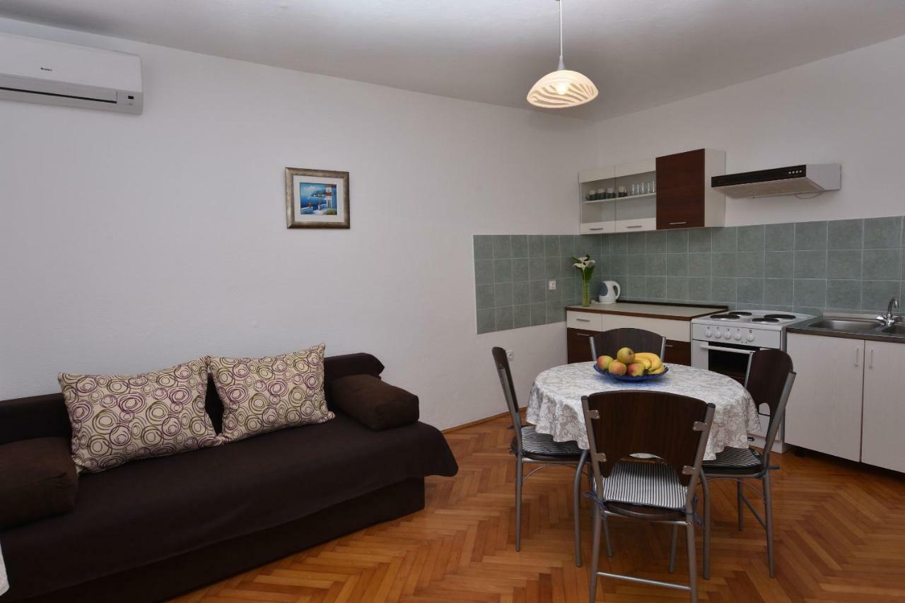 Apartments Katica Примоштен Экстерьер фото