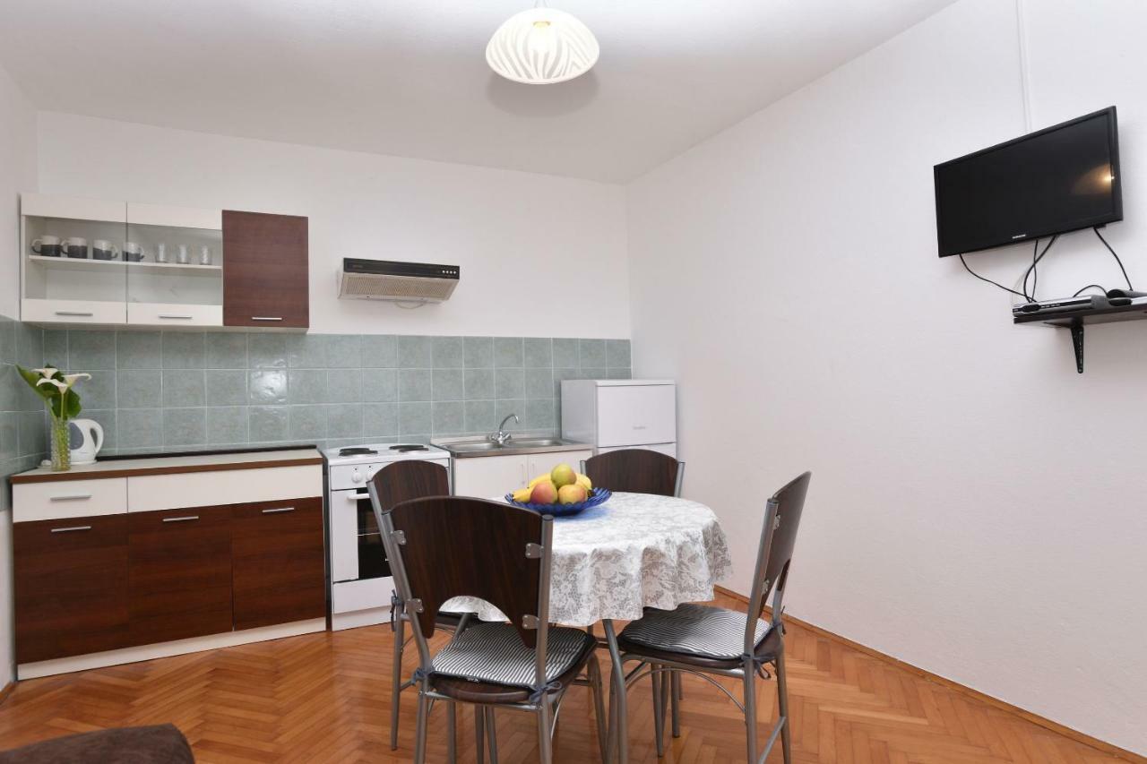Apartments Katica Примоштен Экстерьер фото